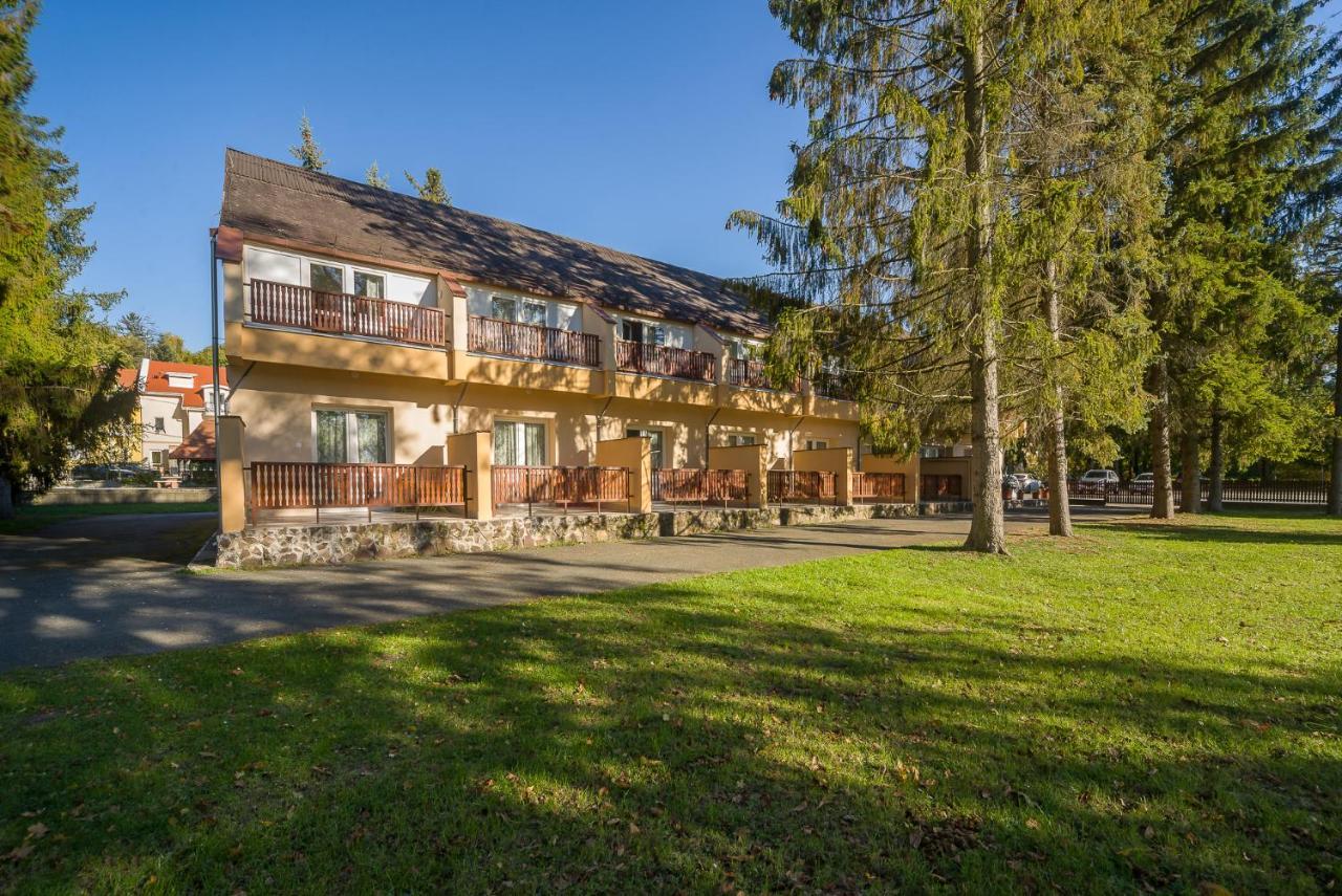 Lipicai Hotel Es Etterem Szilvásvárad Buitenkant foto