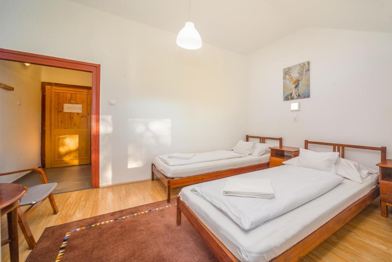 Lipicai Hotel Es Etterem Szilvásvárad Buitenkant foto