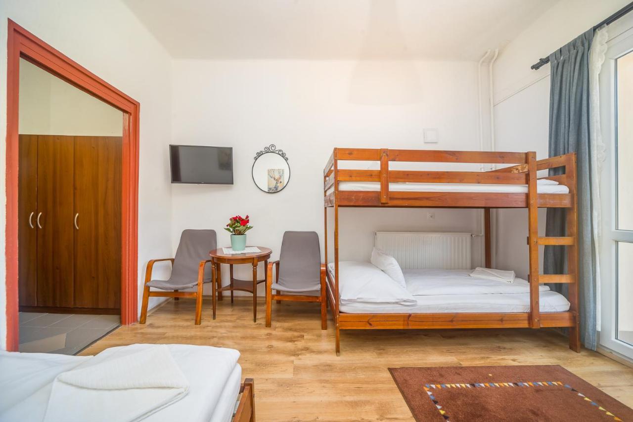 Lipicai Hotel Es Etterem Szilvásvárad Buitenkant foto