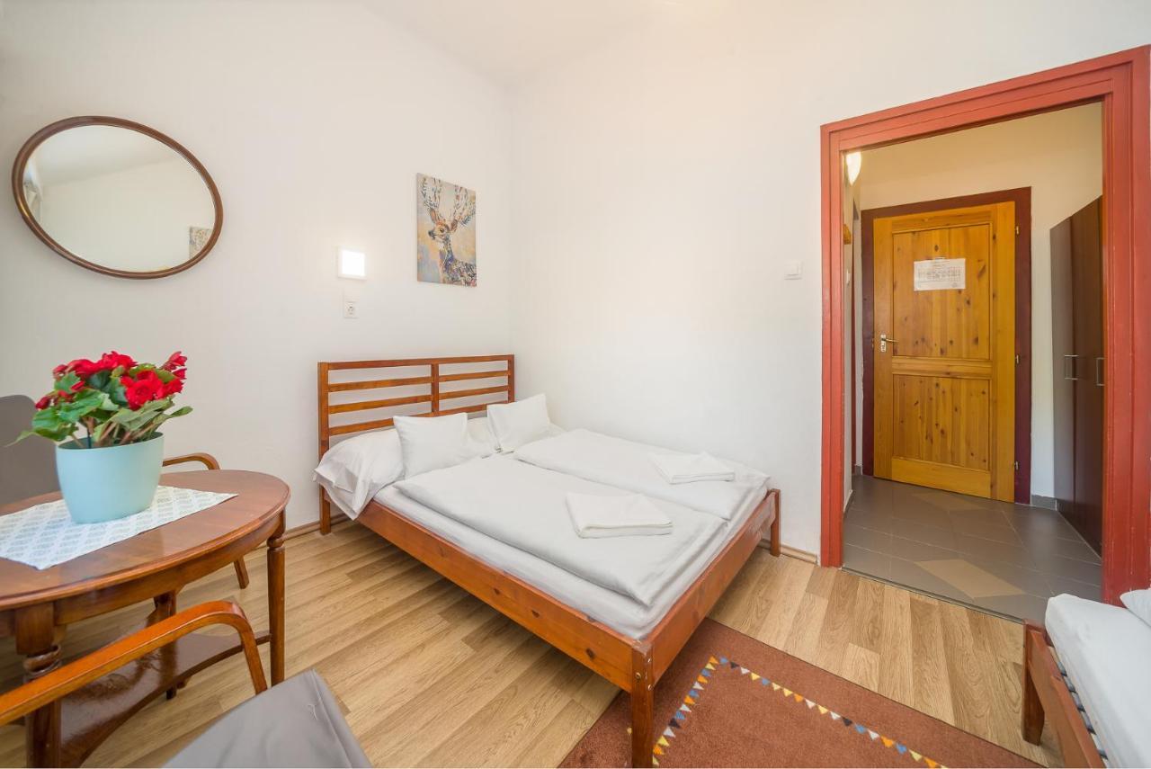 Lipicai Hotel Es Etterem Szilvásvárad Buitenkant foto
