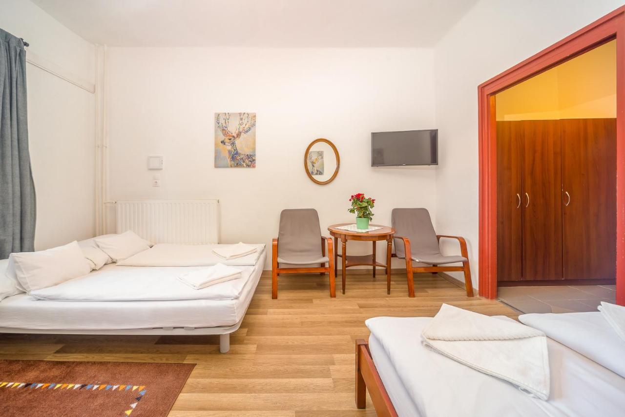 Lipicai Hotel Es Etterem Szilvásvárad Buitenkant foto