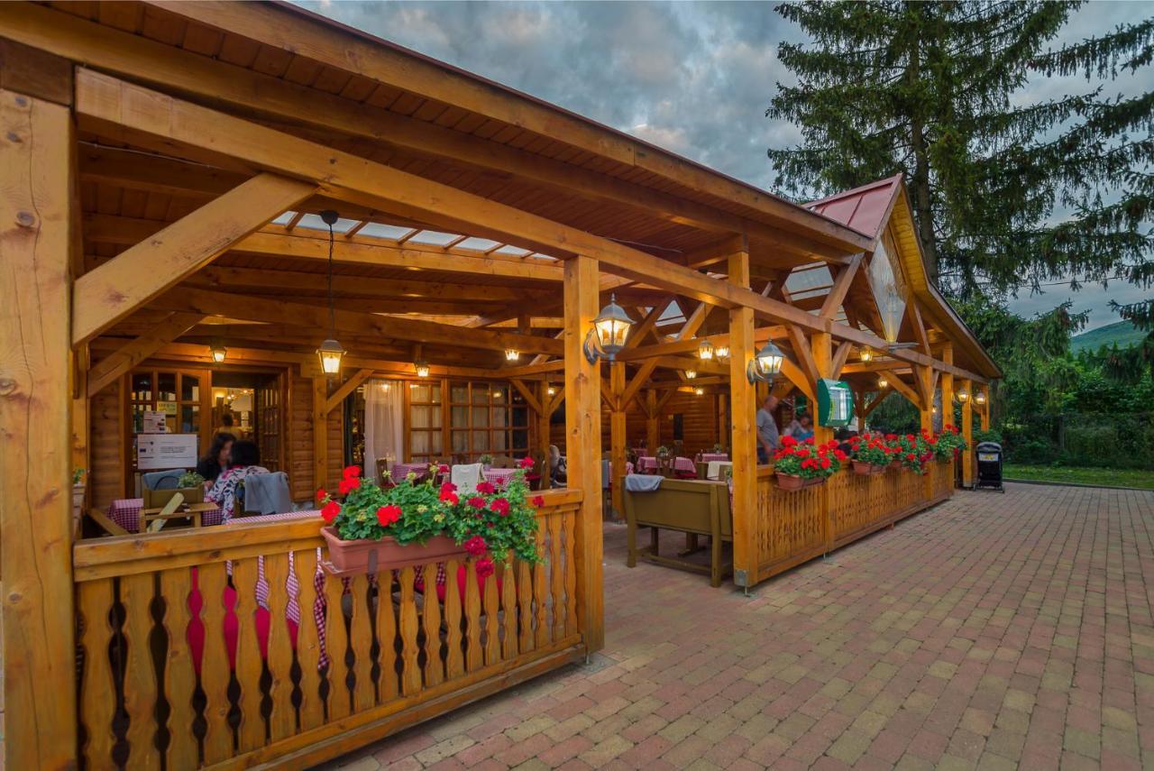 Lipicai Hotel Es Etterem Szilvásvárad Buitenkant foto