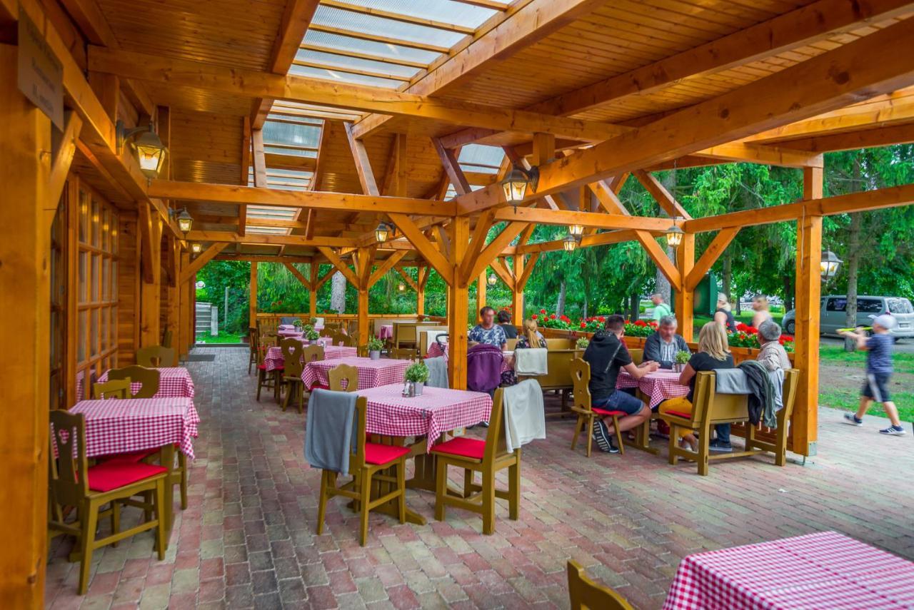 Lipicai Hotel Es Etterem Szilvásvárad Buitenkant foto