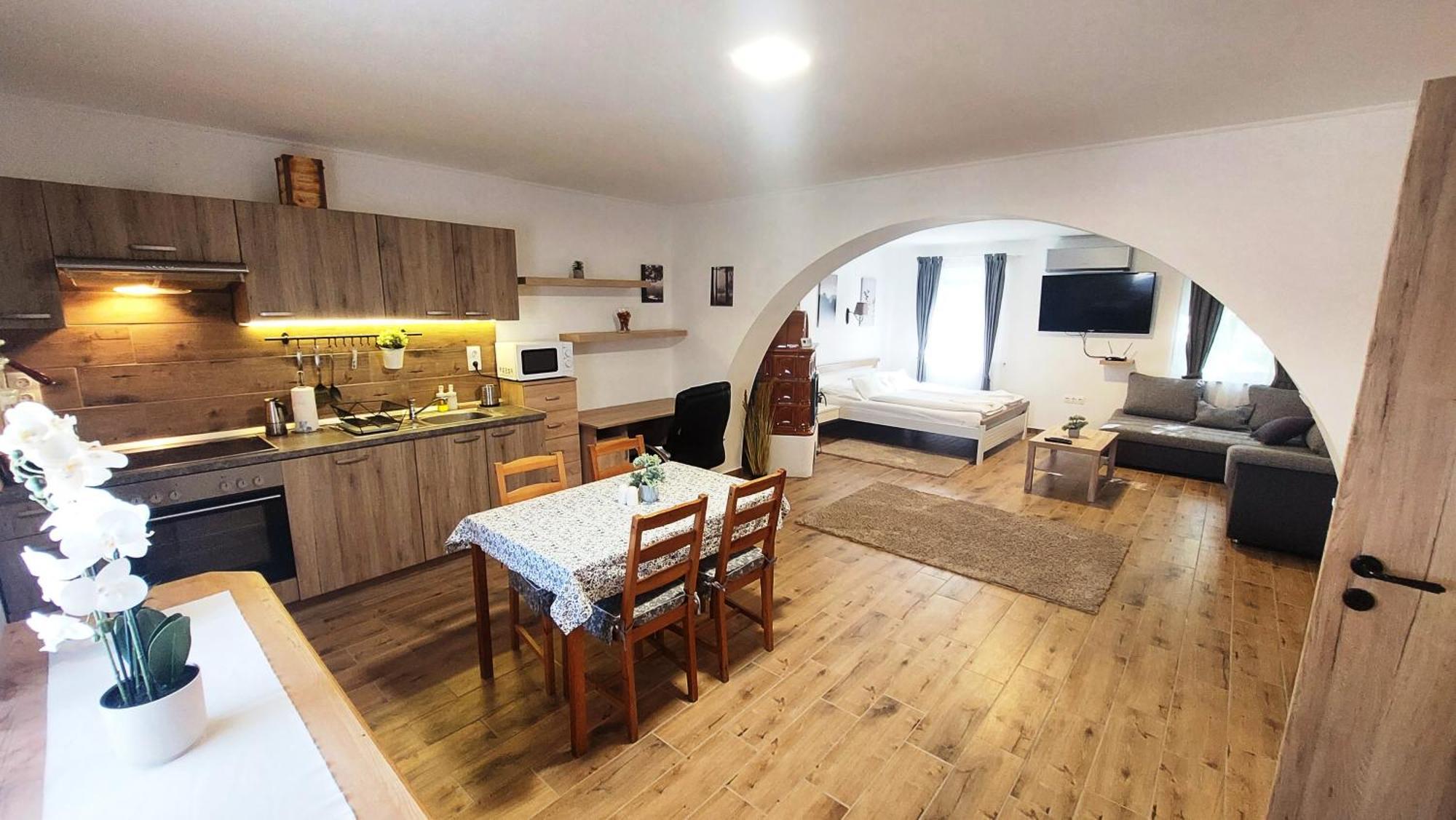 Lipicai Hotel Es Etterem Szilvásvárad Buitenkant foto
